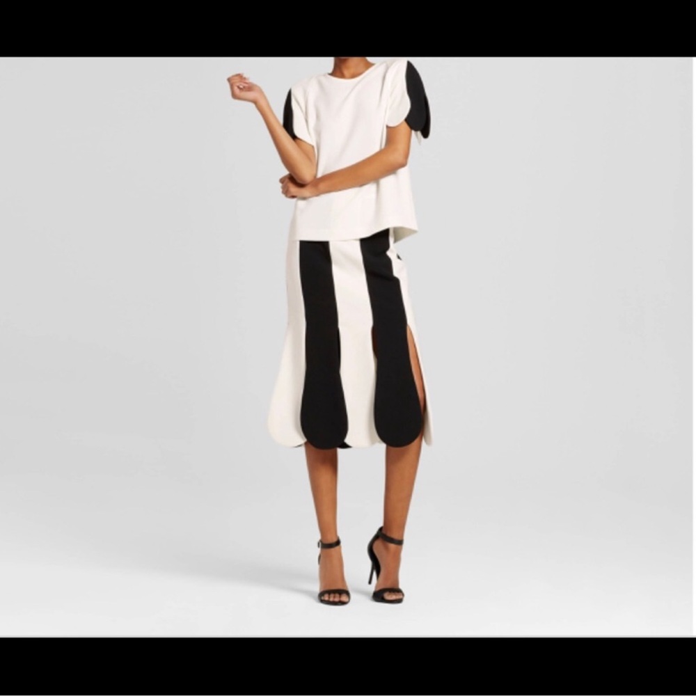 NWT Black and White Petal Skirt